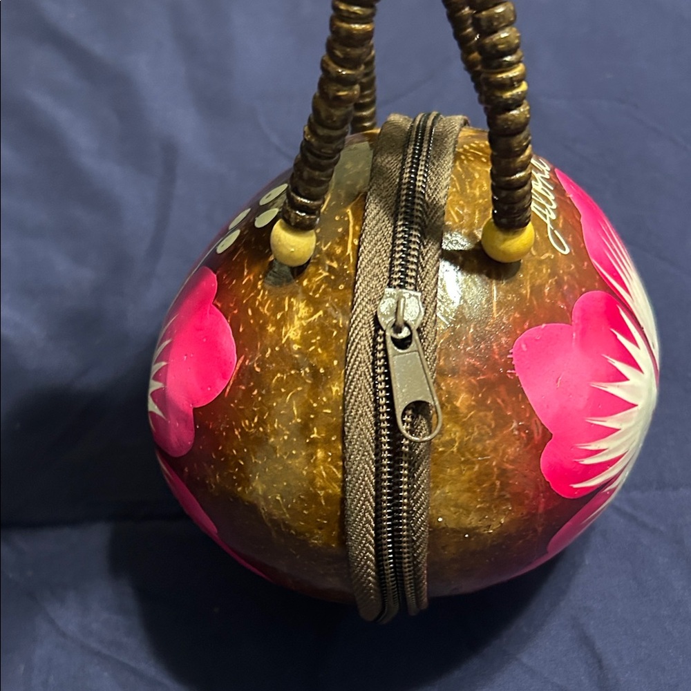 Coconut Clutch - Picture 3 of 10